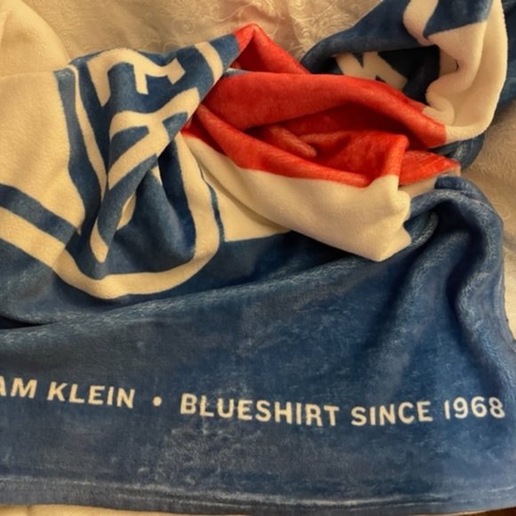 NY Rangers Season Subscriber Blueshirt Blue/White/Red Polyester Fleece Throw VGC - Picture 9 of 10